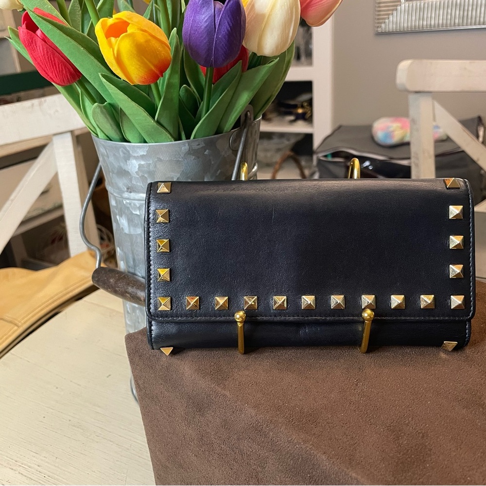 Valentino Garavani Black Leather Rockstud Trifold Wallet